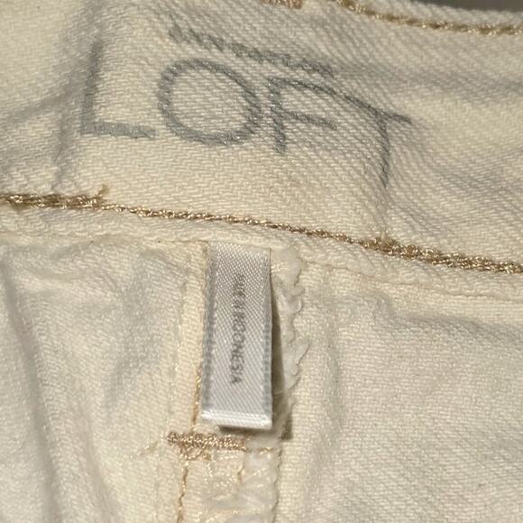 LOFT Mid Rise Boyfriend Jean in Natural White Cream Size 30 10 - Picture 11 of 11